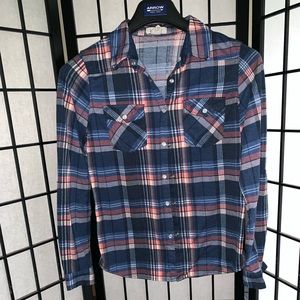 Flannel top with pearl snap buttons